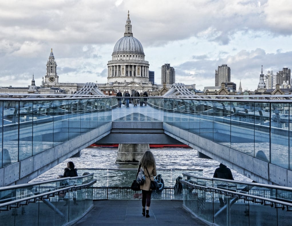 8. Millennium Bridge üzerinden St. Paul’s Katedrali
