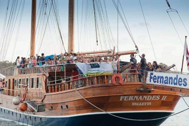 6. Gezi ve aktiviteler düzenlenir.