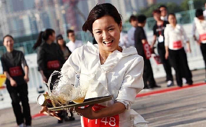 5. Seri olayım derken yemekleri üzerinize dökmeyin!