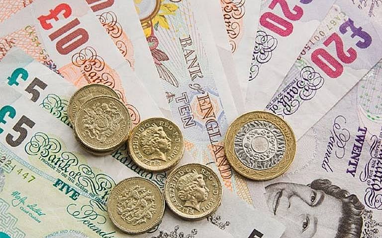 9. Pound değer kaybettiği için artık daha ucuzdur.