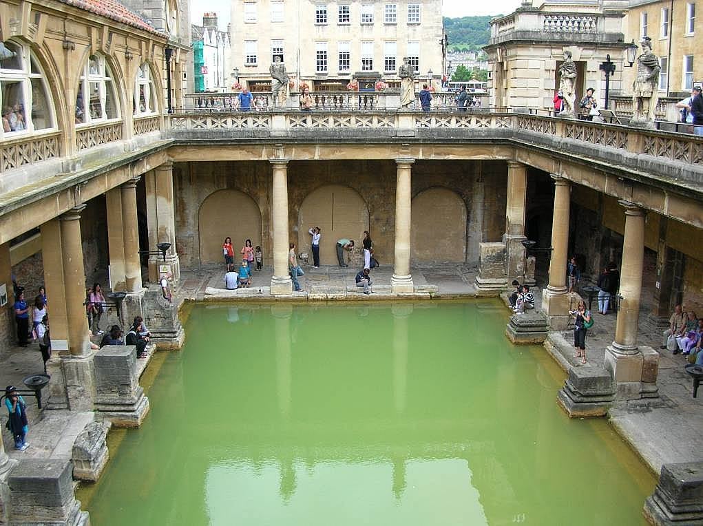 8. Bath ve Bristol şehirleri diğerlerinden daha farklı.