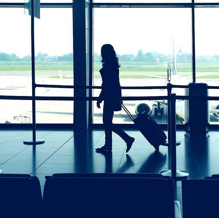 Uzun Uçuşlarda Rahat Seyahat Etmeniz için 8 İpucu