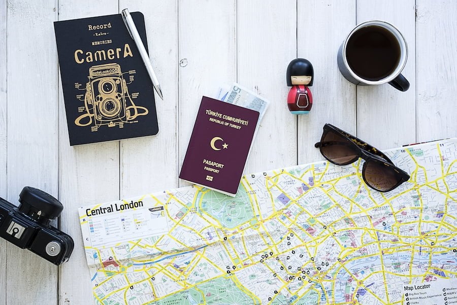 Seyahatlerde İşinize Çok Yarayacak 10 Önemli Eşya