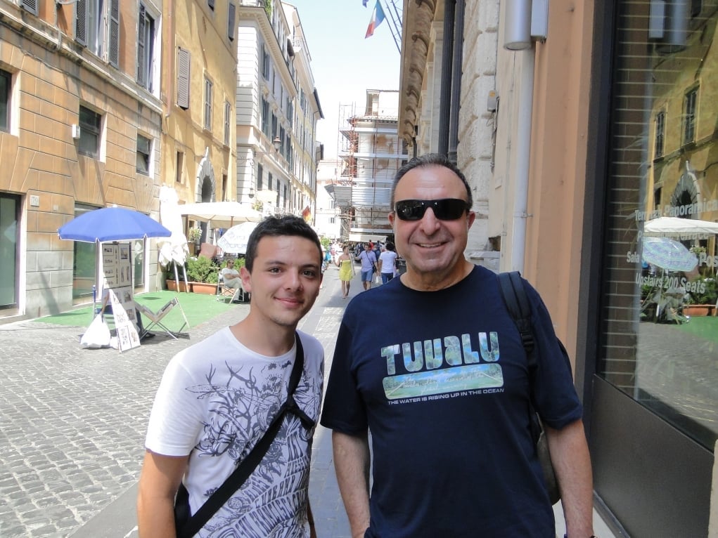 4. Turist olmayın, gezgin olun.