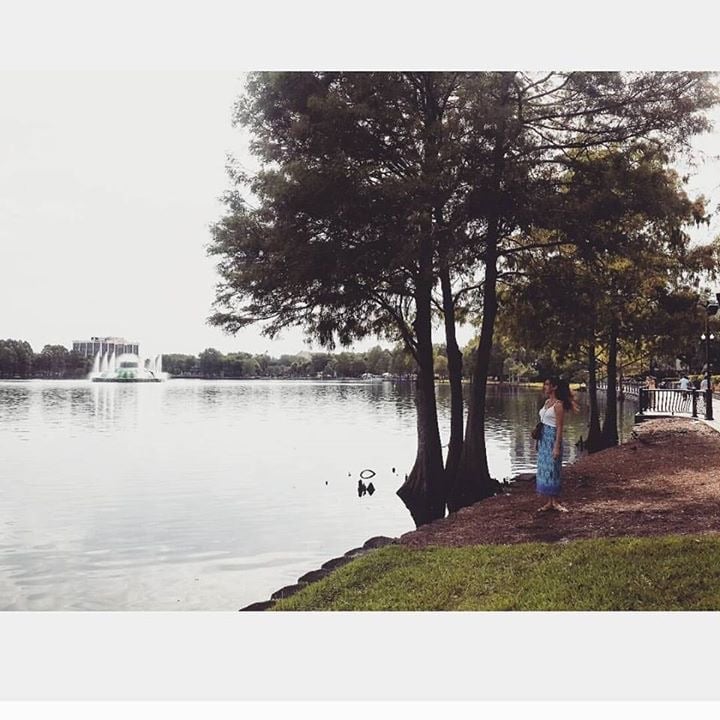 Eola Gölü'nün muhteşem manzarasına şahit oldum.