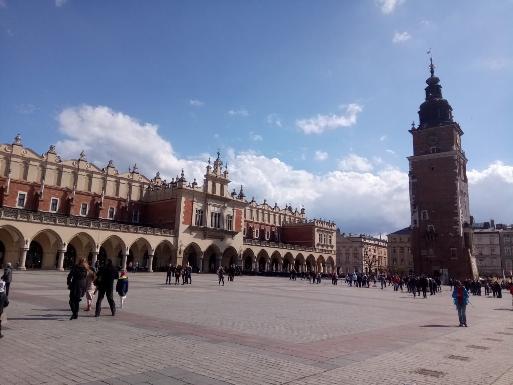 8. Güvenli bir ülkedir.