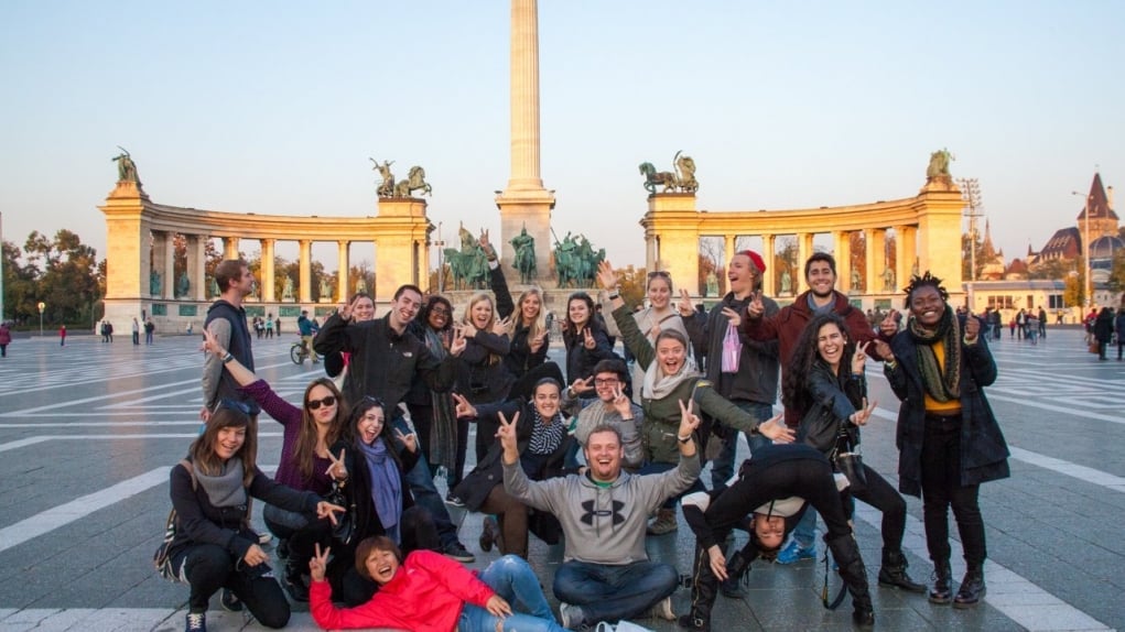 8. Dünyanın her yerinden arkadaş çevreniz olur.